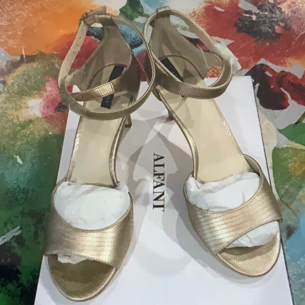 Alfani Champagne Color 3” Ankle Strap Sandals sz 7.5